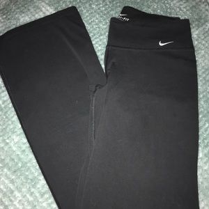 Black Nike yoga pants